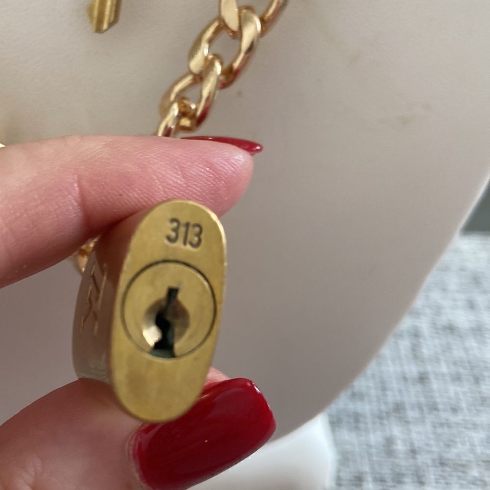 Lv Key Lock And Key With 2 Unbranded Chains - image 3